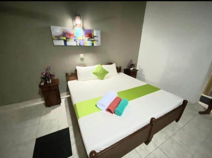 Blue Bell Hotel Negombo Buitenkant foto