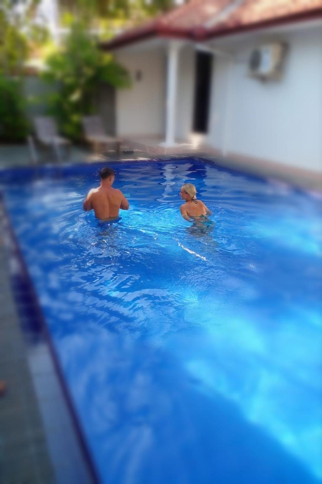 Blue Bell Hotel Negombo Buitenkant foto