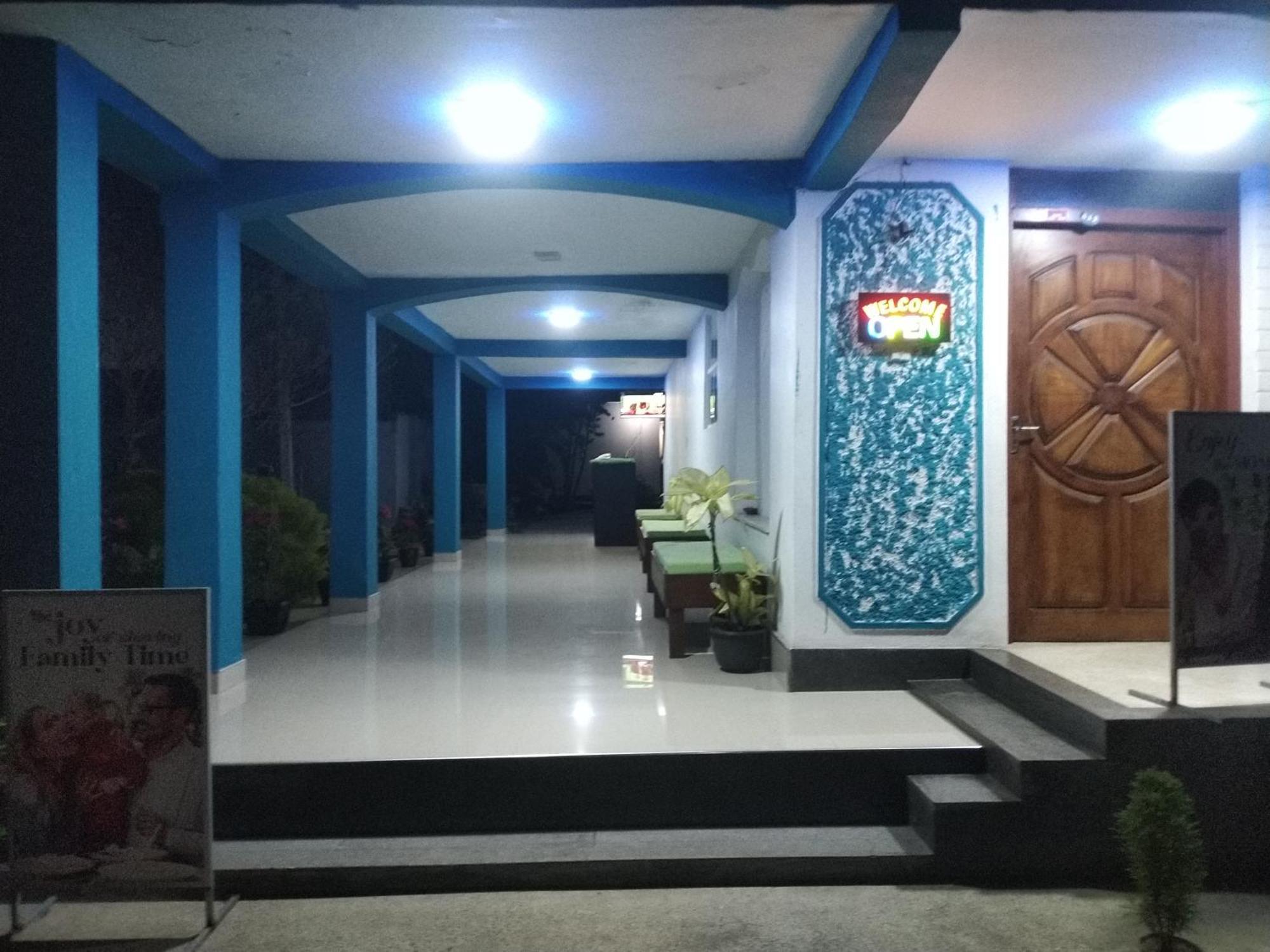 Blue Bell Hotel Negombo Buitenkant foto
